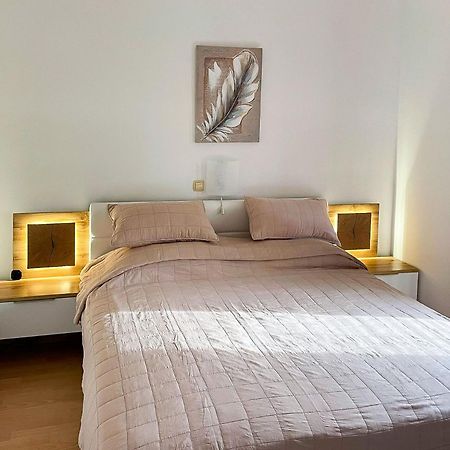 Apartments Helena Лопар Екстериор снимка