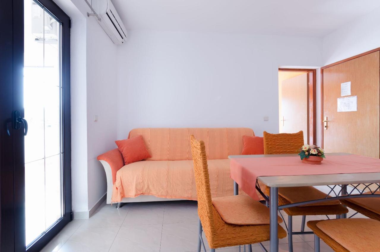 Apartments Helena Лопар Екстериор снимка