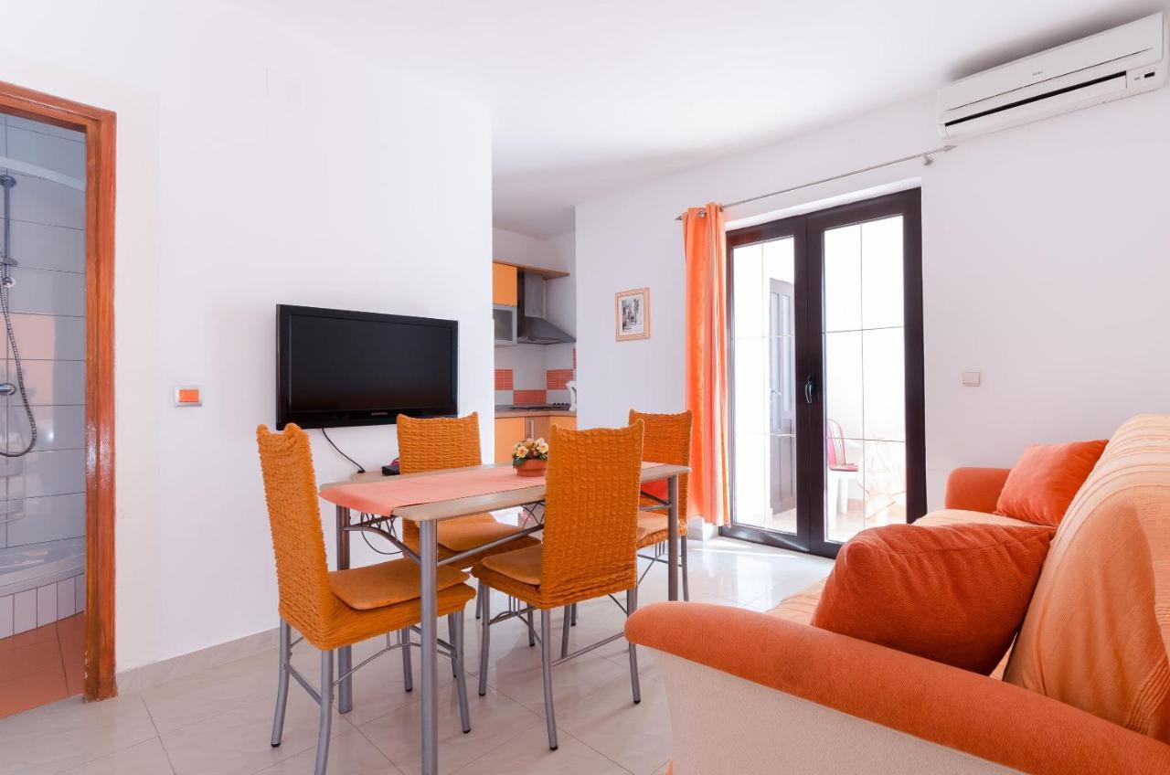 Apartments Helena Лопар Екстериор снимка