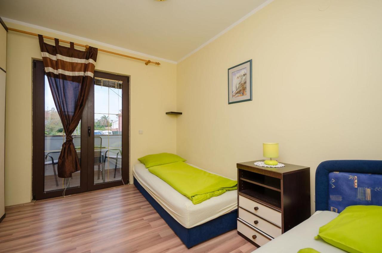 Apartments Helena Лопар Екстериор снимка
