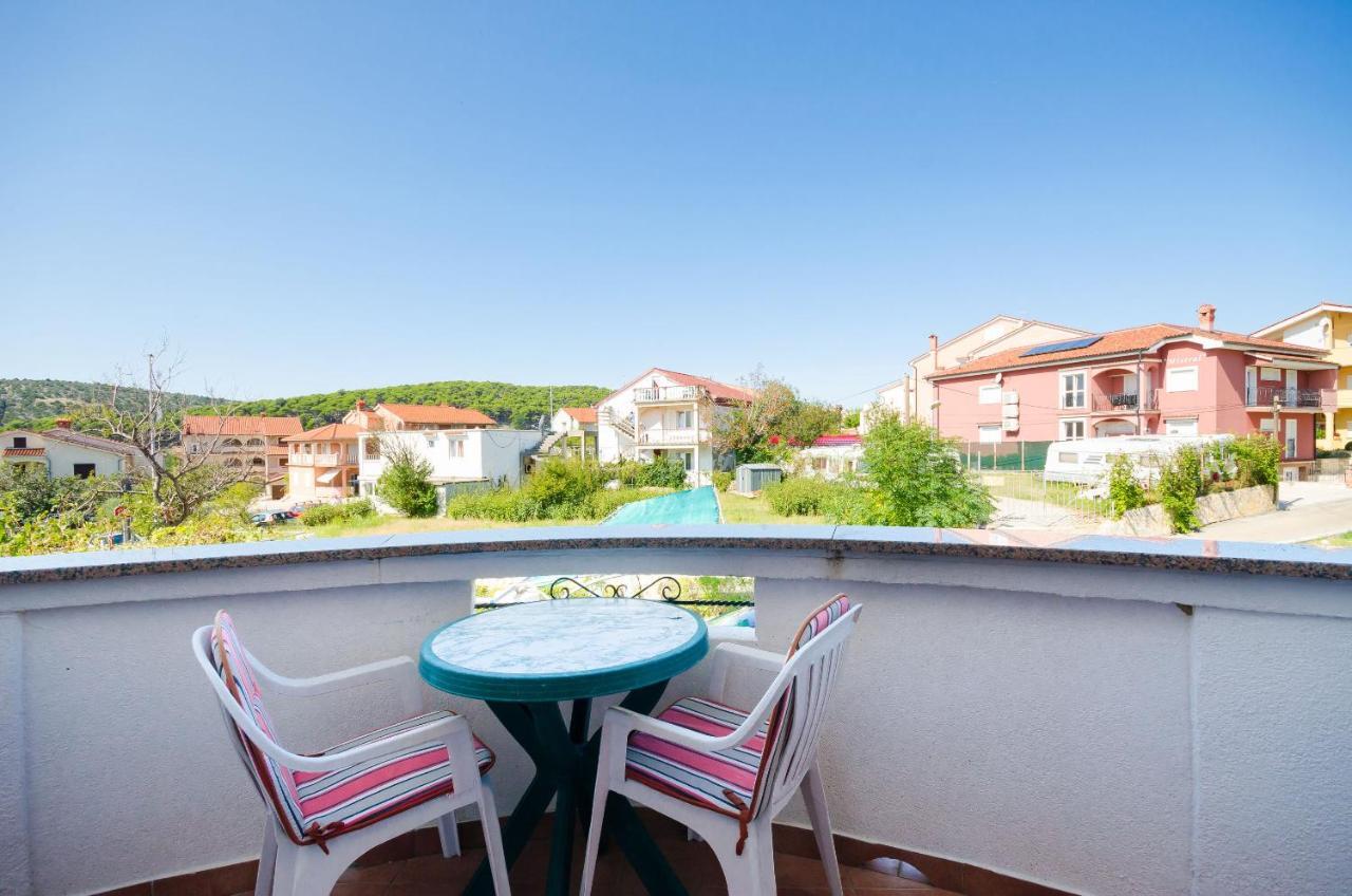 Apartments Helena Лопар Екстериор снимка