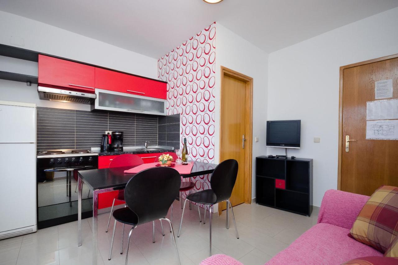 Apartments Helena Лопар Екстериор снимка