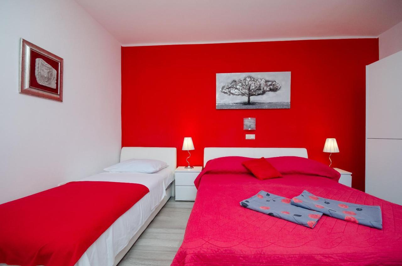 Apartments Helena Лопар Екстериор снимка