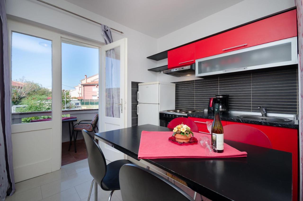 Apartments Helena Лопар Екстериор снимка